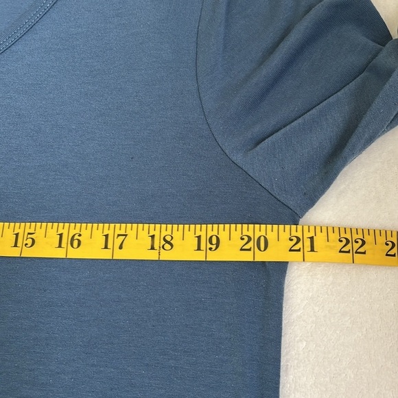 LuLaRoe Women’s Lynnae Long Sleeve Shirt Size Large - Picture 6 of 7